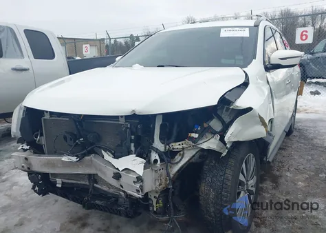 2018 Nissan Pathfinder S z USA, uszkodzony, nr VIN 5N1DR2MM7JC655090